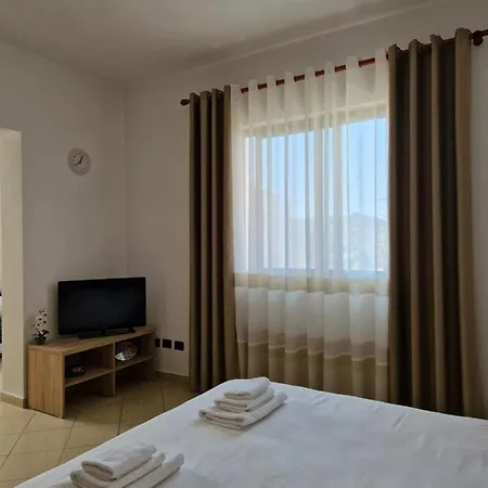 Kleani Apartment